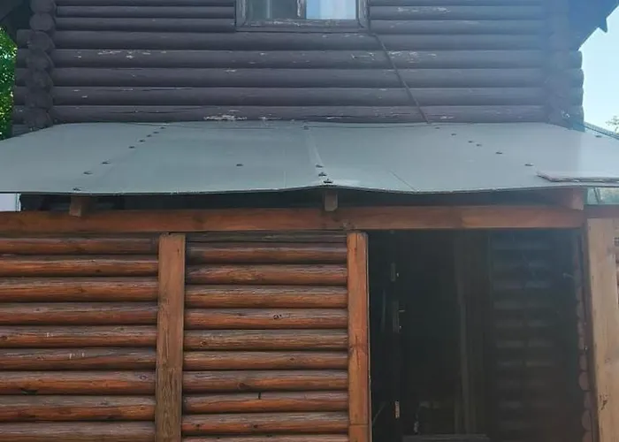 сдам дом сруб посуточно у моря в совиньоне с верандой Apartment